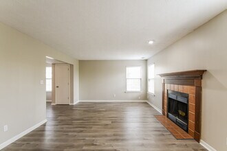 5223 Pin Oak Dr in Indianapolis, IN - Building Photo - Building Photo