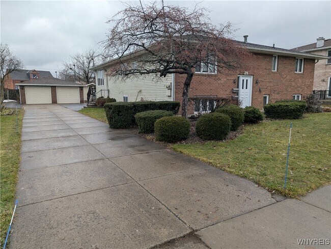 28 Mead St in North Tonawanda, NY - Building Photo - Building Photo