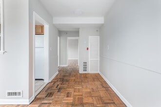 Winston Estates in Baltimore, MD - Foto de edificio - Interior Photo