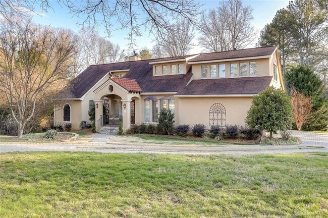 property at 4474 Cove Island Dr NE