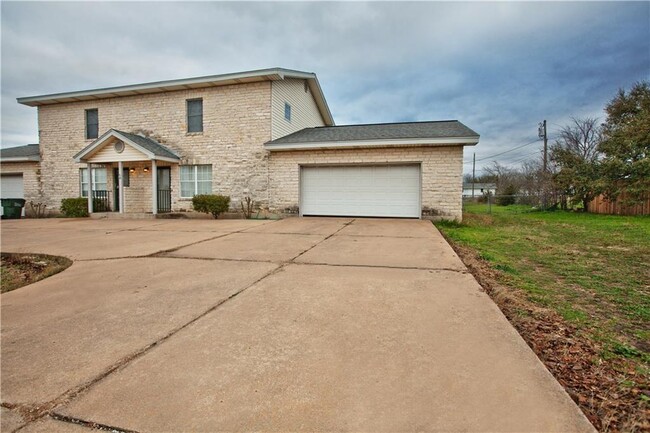 15601 Hebbe Ln in Pflugerville, TX - Building Photo - Building Photo