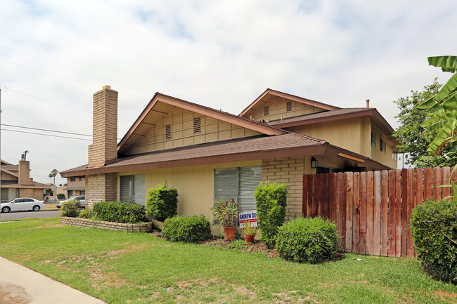 13401 Palm St in Garden Grove, CA - Building Photo - Building Photo