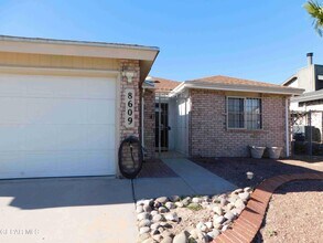 8609 Pilgrimage Cir in El Paso, TX - Building Photo - Building Photo