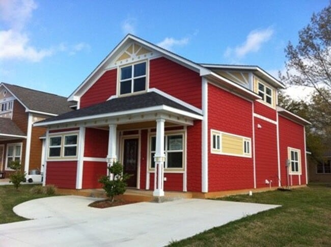 property at 104 E Lee St