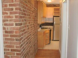 56 Concord Ave, Unit 25 in Cambridge, MA - Building Photo