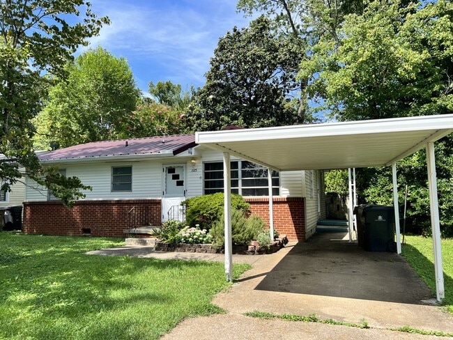 1125 E Moody Ave in Knoxville, TN - Building Photo - Building Photo