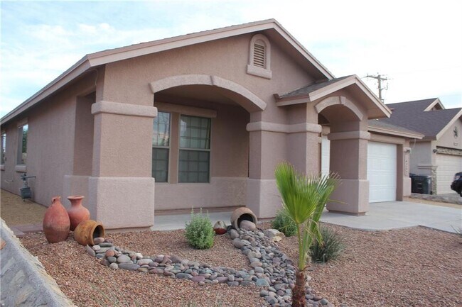14252 Smokey Point Dr in El Paso, TX - Building Photo - Building Photo
