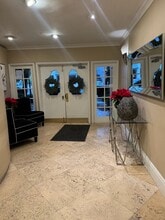 8550 Holloway Dr in West Hollywood, CA - Building Photo - Building Photo