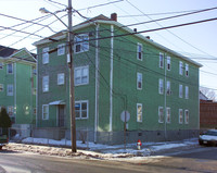 693-705 Rodman St in Fall River, MA - Foto de edificio - Building Photo