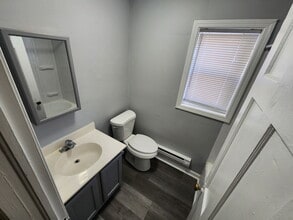 824 N West St in Wilmington, DE - Foto de edificio - Building Photo