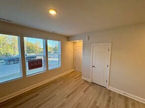 10529 Pleasant Br Dr in Raleigh, NC - Building Photo - Building Photo