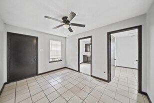 1012 Ann in Pasadena, TX - Building Photo