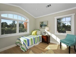 2025 Santa Cruz Ave in Menlo Park, CA - Building Photo - Building Photo
