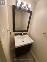 5815 Swayze Dr in Niagara Falls, ON - Building Photo - Building Photo