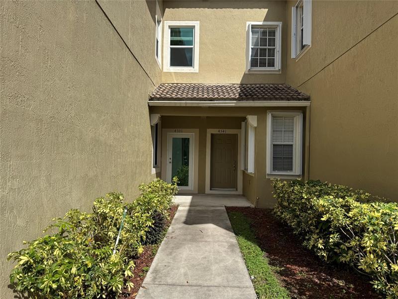 4331 SW 131st Ln in Miramar, FL - Building Photo