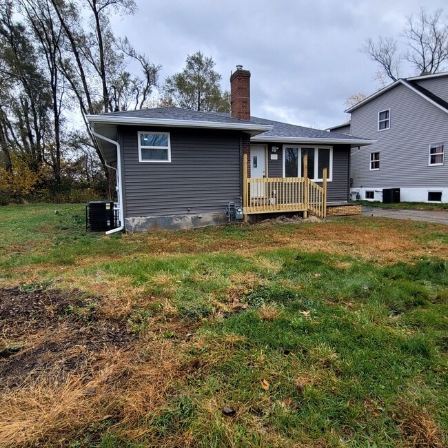 1125 Dallas St in Gary, IN - Building Photo - Building Photo