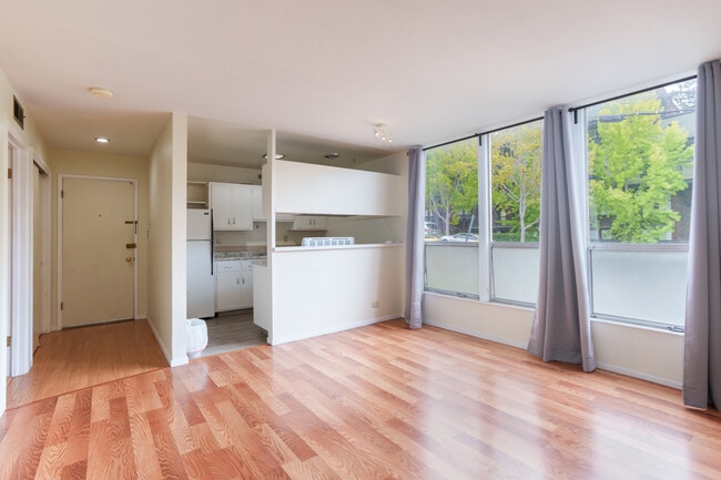 North Berkeley, Spacious 2 BR 1 BA