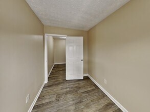 105 Whitehead Dr in Covington, GA - Building Photo - Building Photo