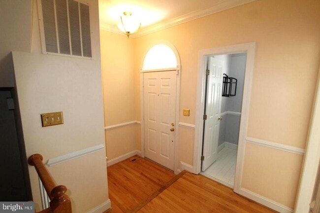 10502 James Wren Way in Fairfax, VA - Building Photo - Building Photo