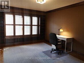 223 Ambleside Dr in London, ON - Building Photo - Building Photo