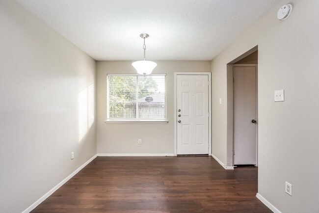 21035 Rivershadows Ln