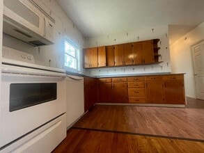 321 E College St in Carbondale, IL - Building Photo - Building Photo