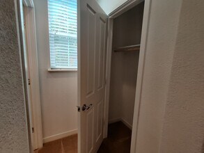 501 Briar Pointe Pl in Roseville, CA - Building Photo - Building Photo