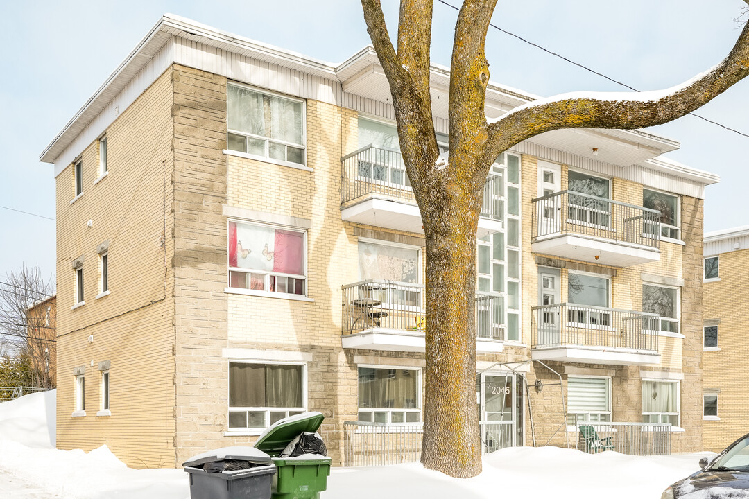 2045 26E Rue in Québec, QC - Building Photo