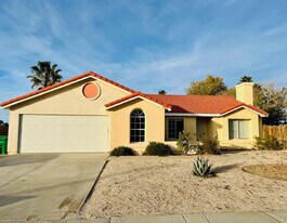 5325 Adobe Dr in Palmdale, CA - Building Photo
