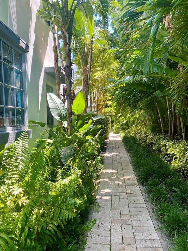 property at 2921 Sheridan Ave