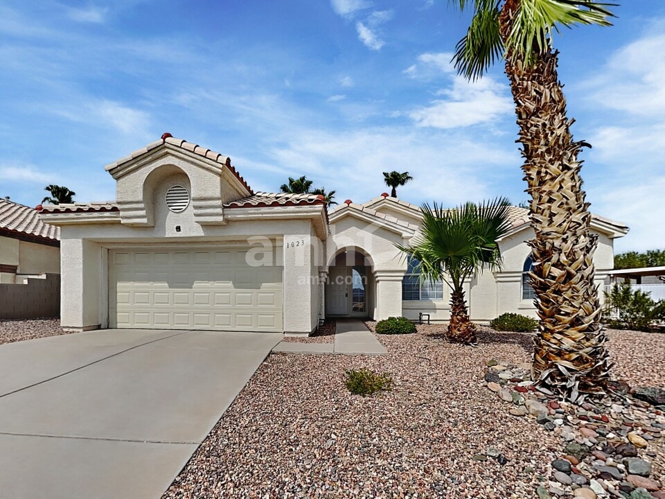 1023 Companion Way in Henderson, NV - Building Photo