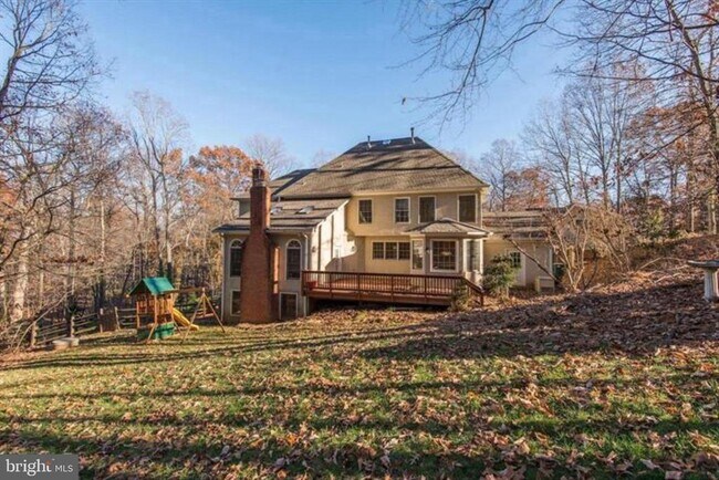 2082 Hunters Crest Way in Vienna, VA - Building Photo - Building Photo