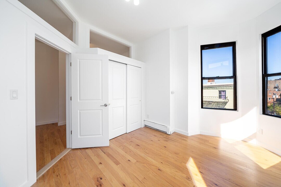 193 Ogden Ave-Unit -4D in Jersey City, NJ - Building Photo