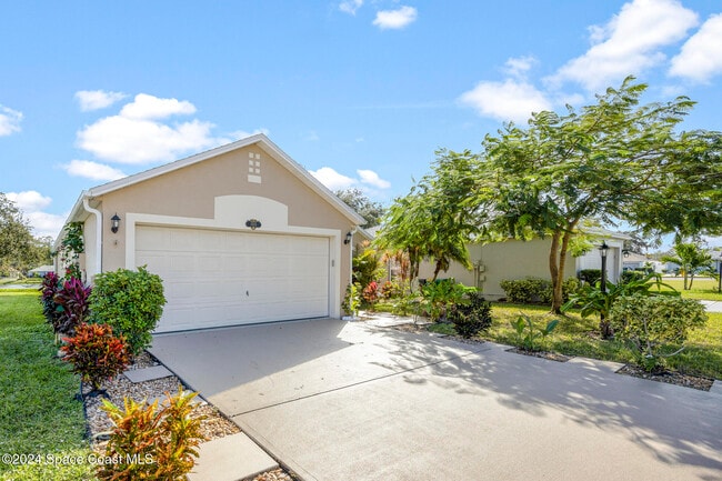 property at 1515 Vista Lake Cir