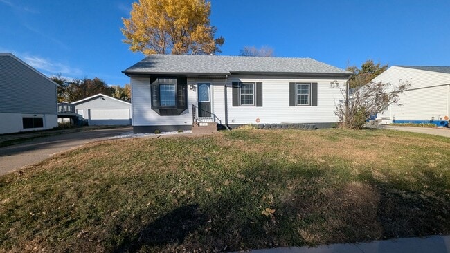 1750 W 54th St in Davenport, IA - Building Photo - Building Photo