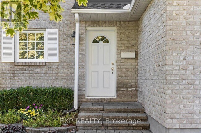 1678 Boisbriand Crescent in Ottawa, ON - Building Photo - Building Photo