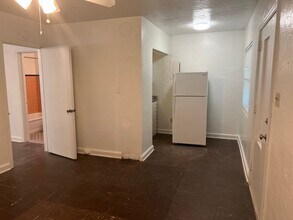 873 Campus Cir in Tallahassee, FL - Building Photo - Building Photo