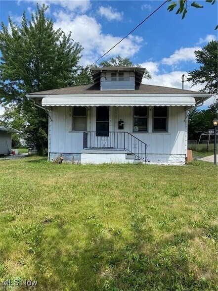 665 Mohawk Ave, Unit 2 in Akron, OH - Building Photo