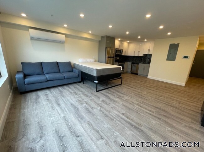 1028 Commonwealth Ave