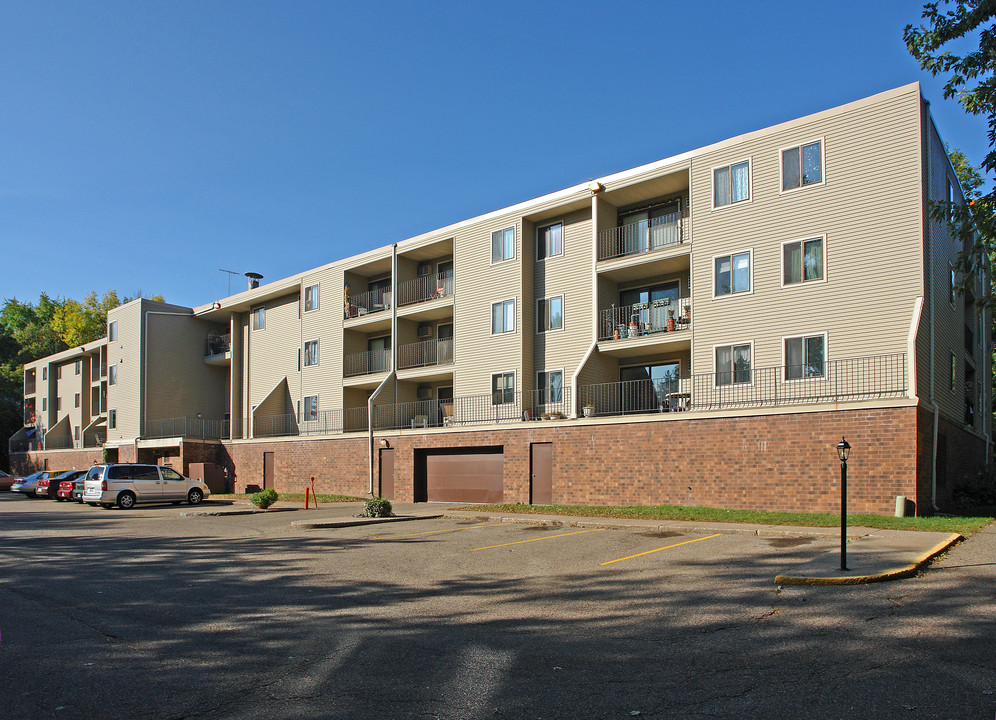 Victoria Villa in Stillwater, MN - Building Photo