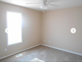 6733 Bevington Ridge Rd in Charlotte, NC - Foto de edificio - Building Photo