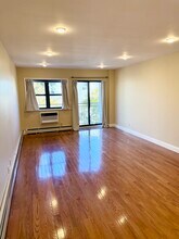 27-16 41st Ave in Queens, NY - Building Photo - Building Photo