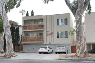 954 7th St in Santa Monica, CA - Building Photo - Primary Photo