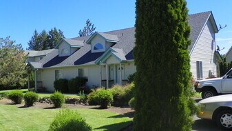 1426 NE Tucson Way in Bend, OR - Building Photo