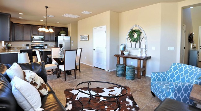 Blacklidge Apartments in Tucson, AZ - Building Photo - Interior Photo