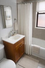 6855 S Crandon Ave in Chicago, IL - Building Photo - Building Photo