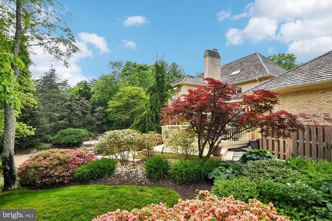 9939 Bentcross Dr in Potomac, MD - Building Photo - Building Photo