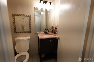 151 Tennyson Dr in Plainsboro, NJ - Building Photo - Building Photo
