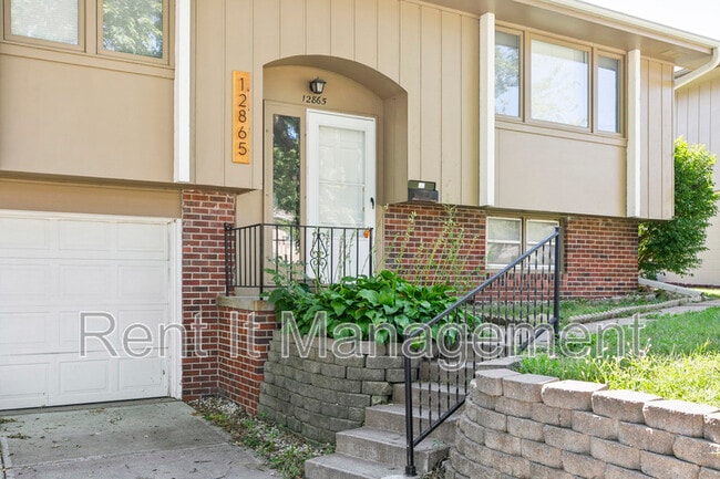 12865 Valley St in Omaha, NE - Building Photo - Building Photo