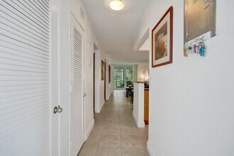 1040 SE 4th Ave in Deerfield Beach, FL - Building Photo - Building Photo
